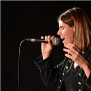vocal coach especializada en técnica vocal emocional, clases personalizadas para cantantes de todos los niveles